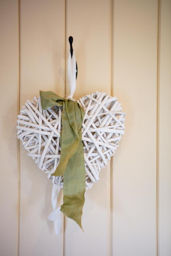 Romantic Secluded Shepherd Hut Hares Rest Southwick  Luaran gambar