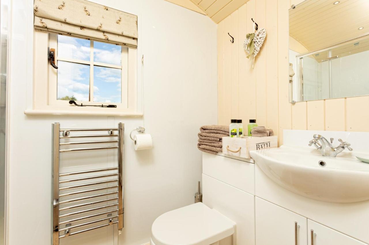 Romantic Secluded Shepherd Hut Hares Rest Southwick  Luaran gambar